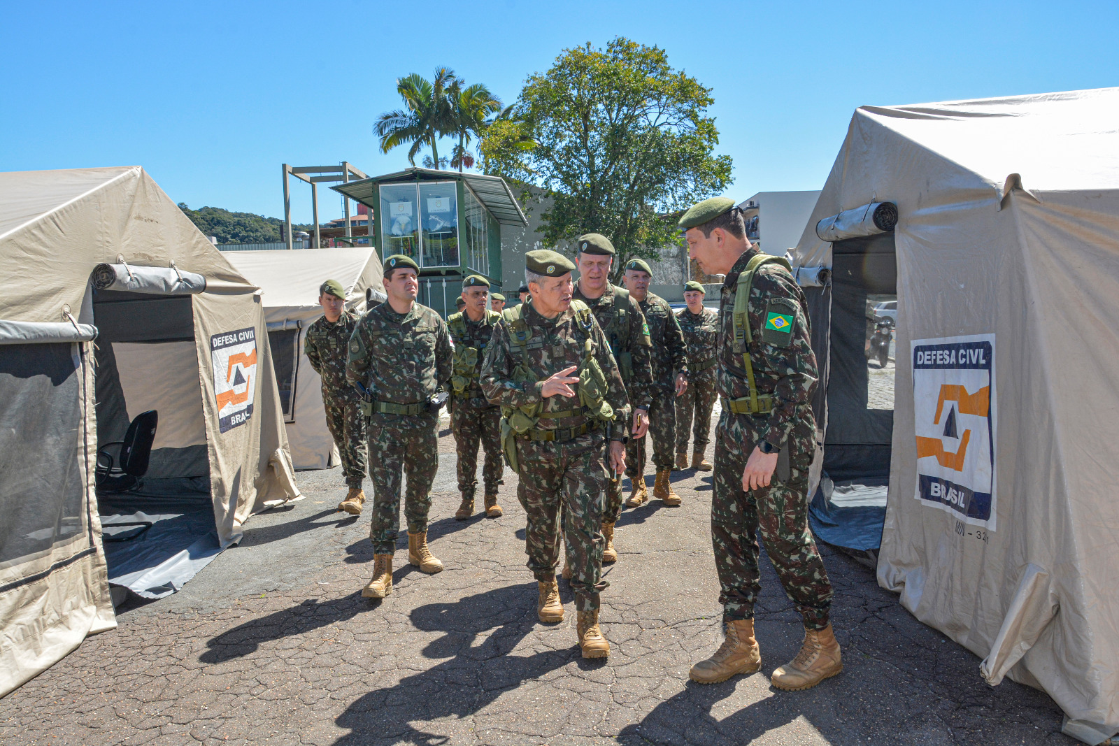Visita do Comandante do Exército à guarnição de Florianópolis reforça coesão institucional