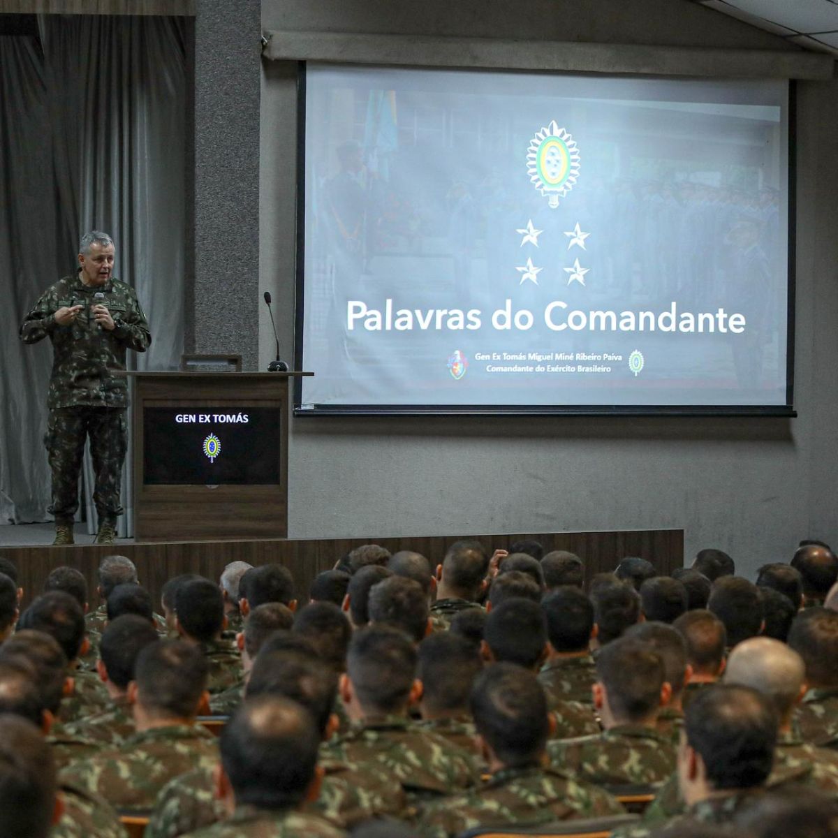 Comandante do Exército visita a Academia Militar e a Escola de Aperfeiçoamento de Oficiais