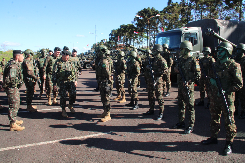 Brigada Guarani recebe visita institucional do Comandante do Exército