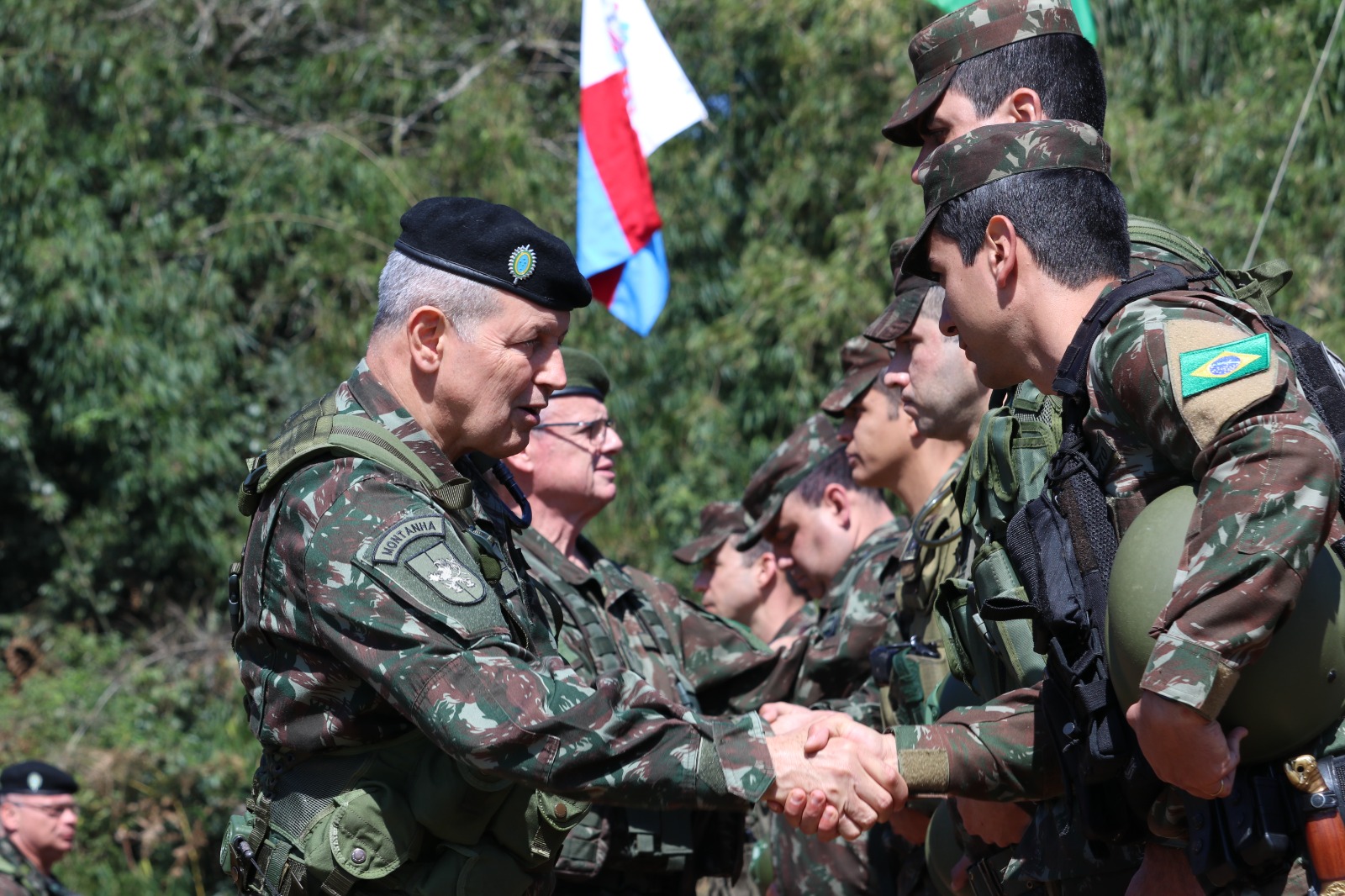 Exercício Tático com Tiro Real comprova prontidão de tropas em Santa Catarina