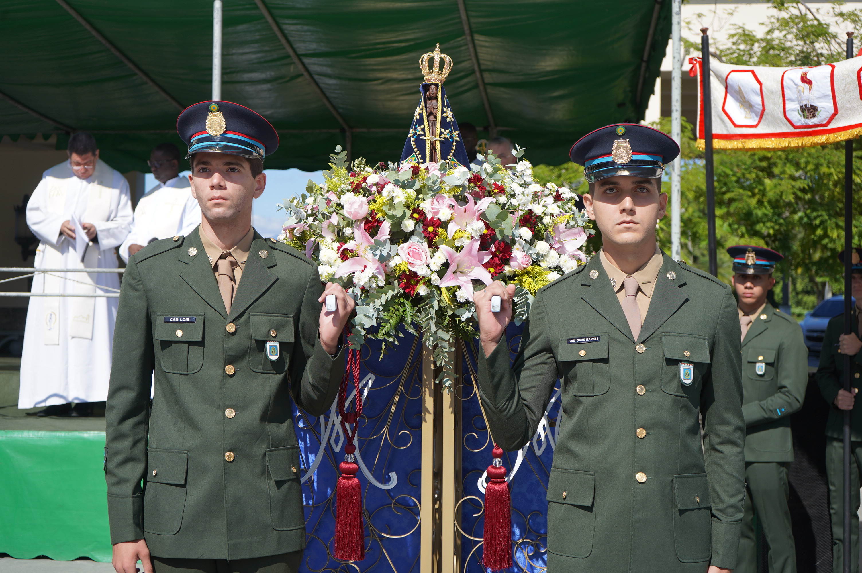 Capa da matéria Comandante do Exército participa da Páscoa dos Militares na AMAN