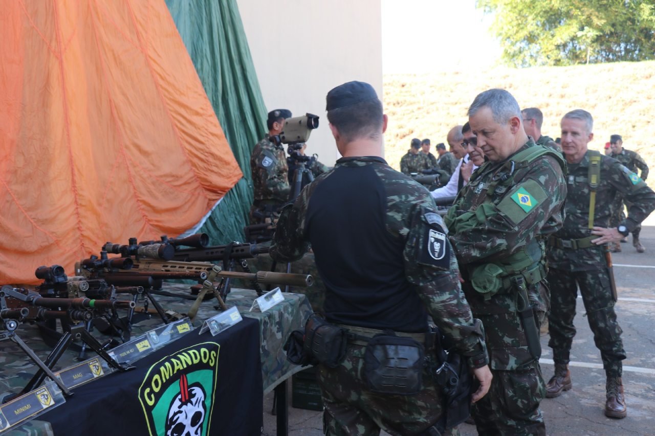 Apoio do Comando do Exército Brasileiro